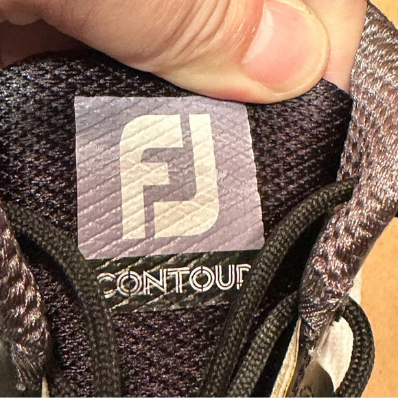 FootJoy Contour Fit men's golf shoes, size 10.5W, soft spike, spring, outdoors - Picture 10 of 13